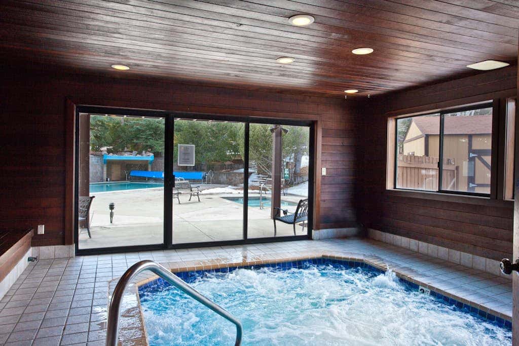 Modern mountain escape with wonderful views, pool, hot tub-minutes to skiing