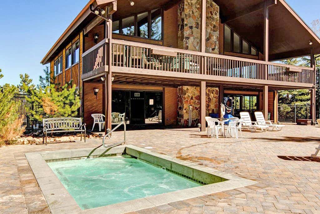 Spacious all-suite home at the base of The Canyons Resort