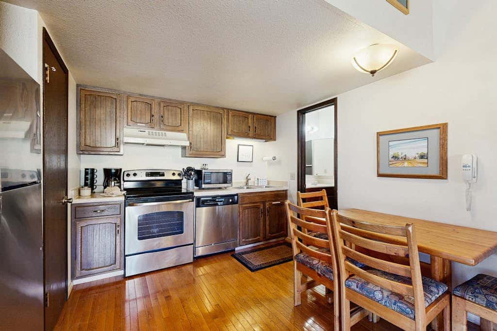 Ski Lodge-Inspired Condo with two lofts plus Shared Pools, Hot Tubs, & Tennis