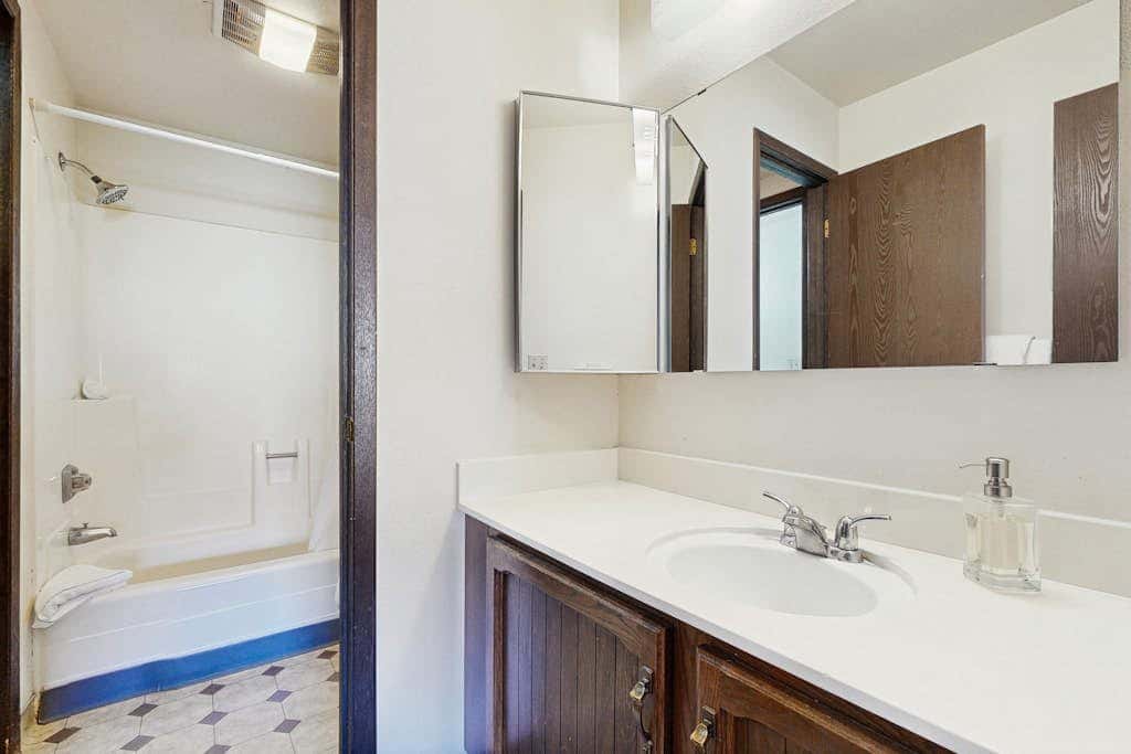 Ski Lodge-Inspired Condo with two lofts plus Shared Pools, Hot Tubs, & Tennis