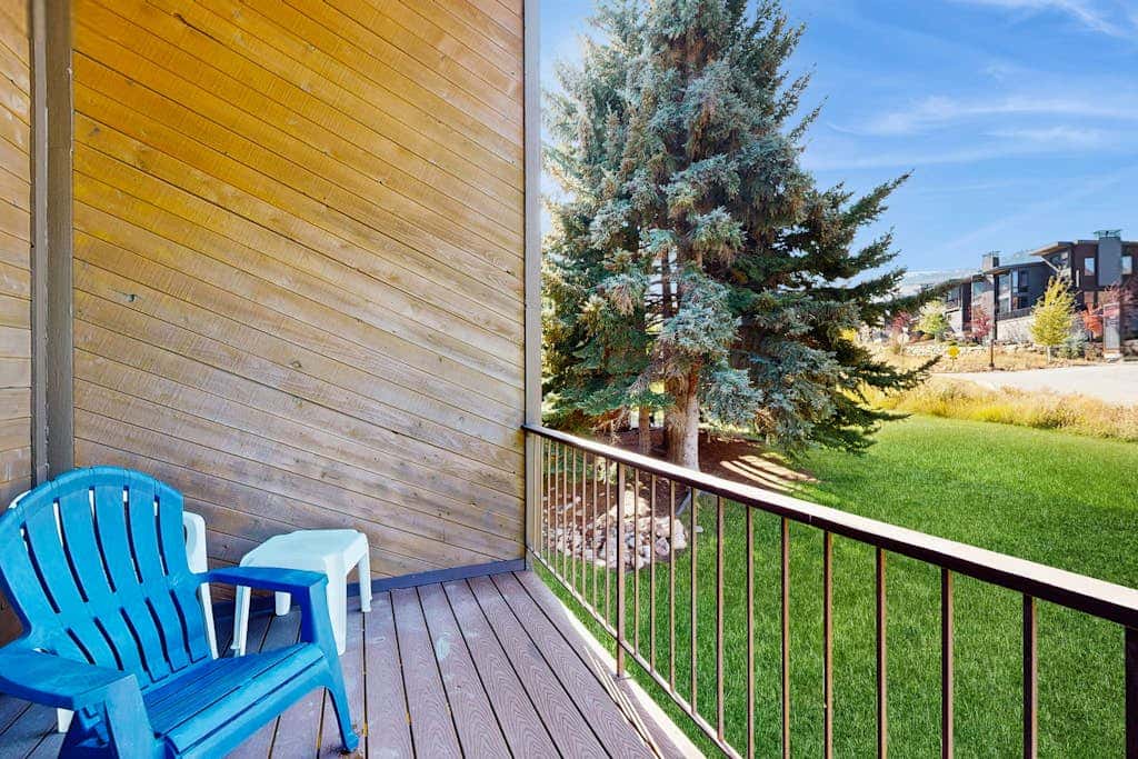 Ski Lodge-Inspired Condo with two lofts plus Shared Pools, Hot Tubs, & Tennis