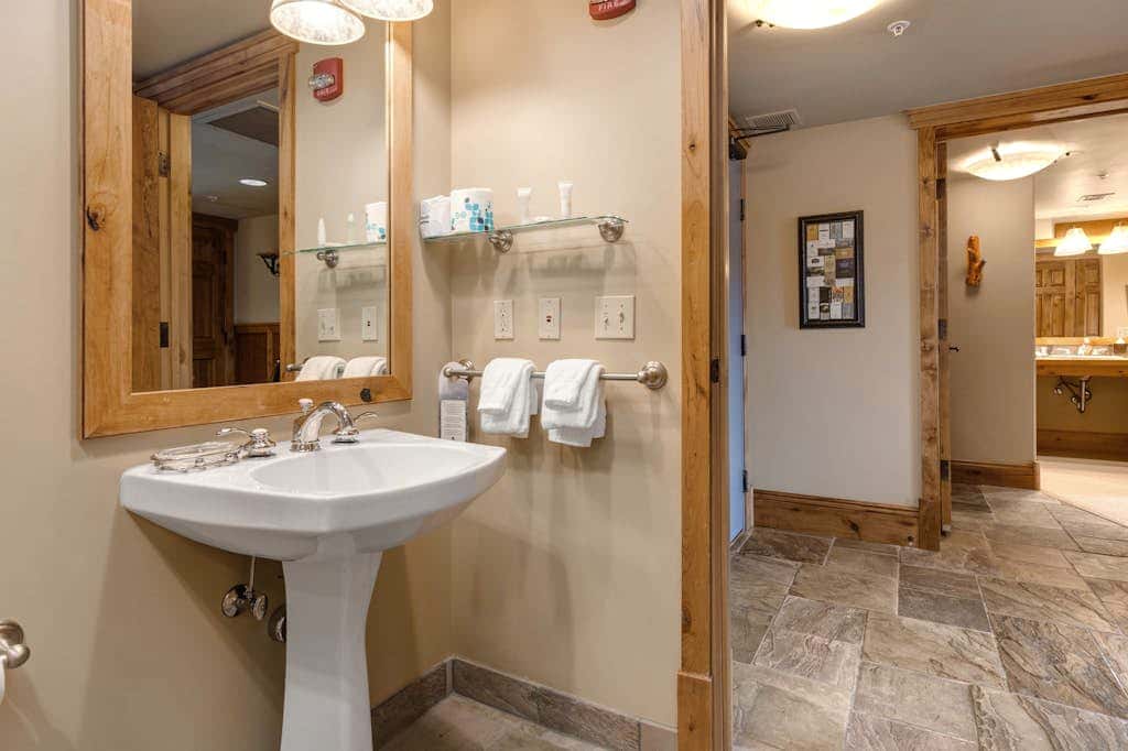 Amazing condo with views, fireplace & close to everything