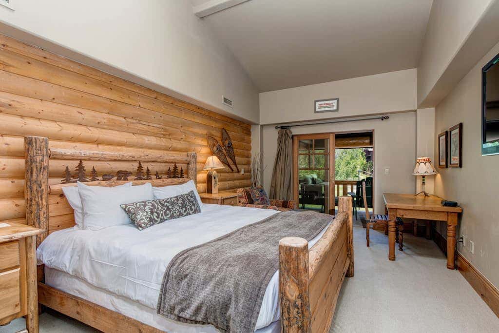 Amazing condo with views, fireplace & close to everything