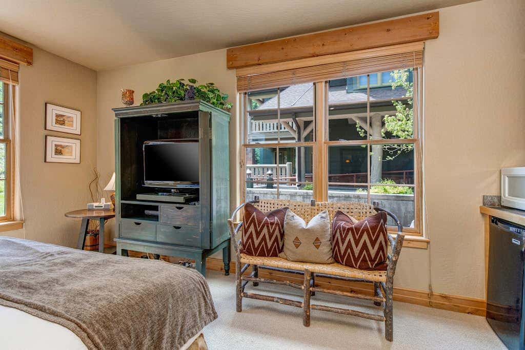 Superbly located, Elegant, Serene Deer Valley accommodations