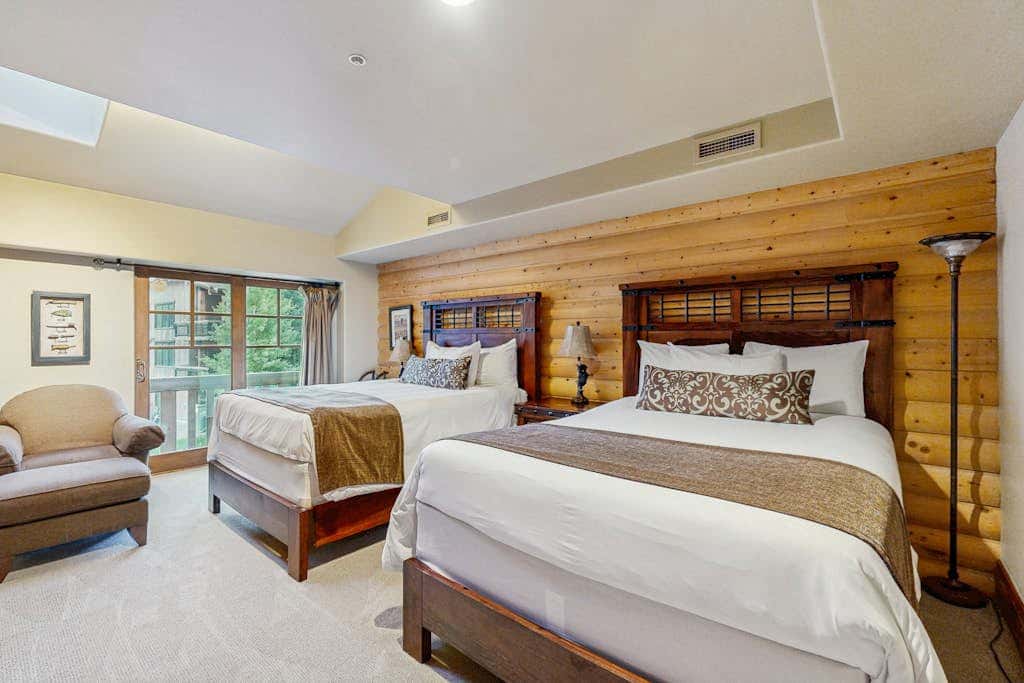 Hotel studio with views, fireplace & close to everything