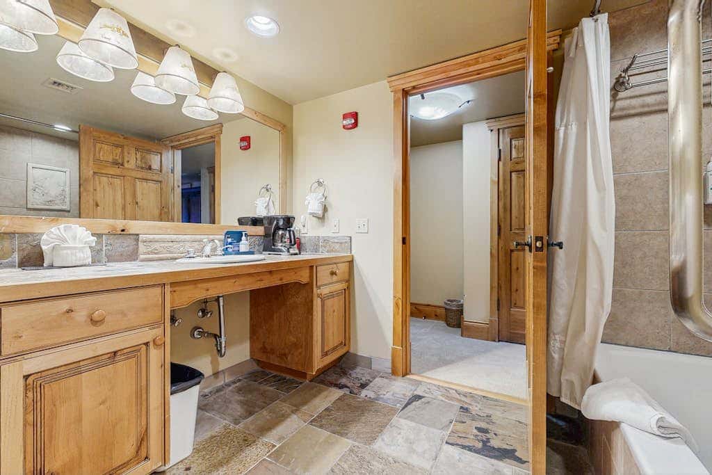 Hotel studio with views, fireplace & close to everything