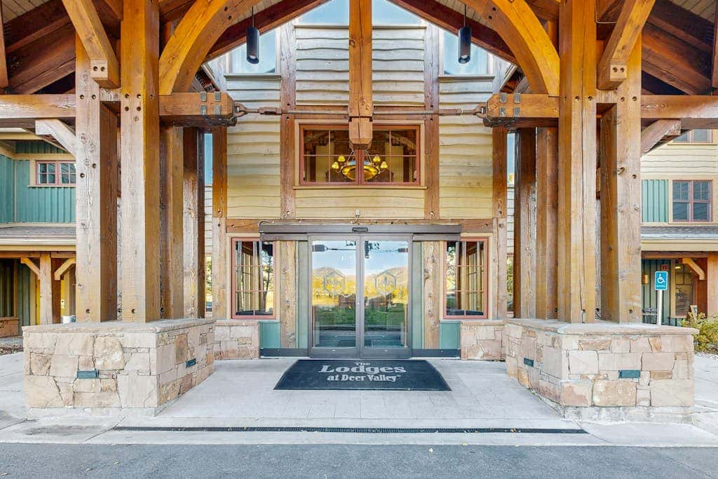 Hotel studio with views, fireplace & close to everything