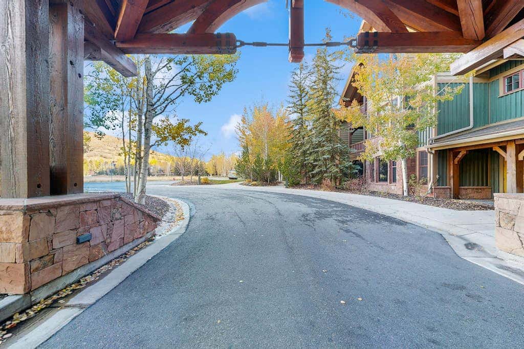 Hotel studio with views, fireplace & close to everything