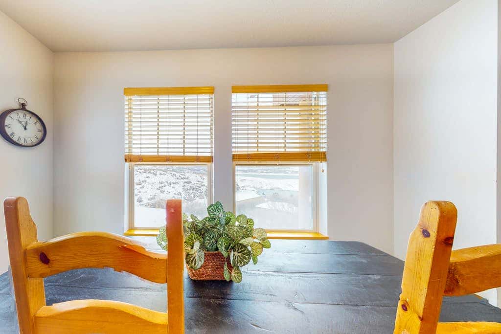 Amazing lake view condo with  fireplace, balcony, shared pool & hot tub