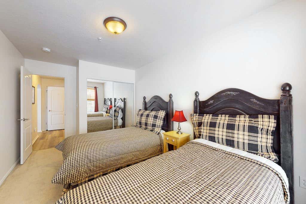 Amazing lake view condo with  fireplace, balcony, shared pool & hot tub