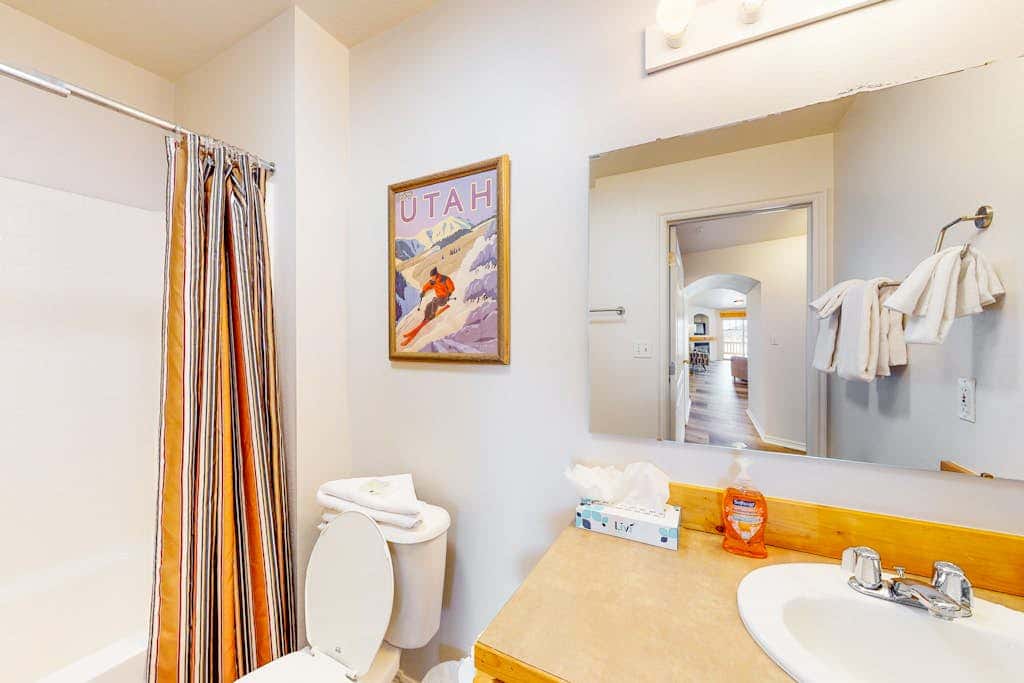 Amazing lake view condo with  fireplace, balcony, shared pool & hot tub