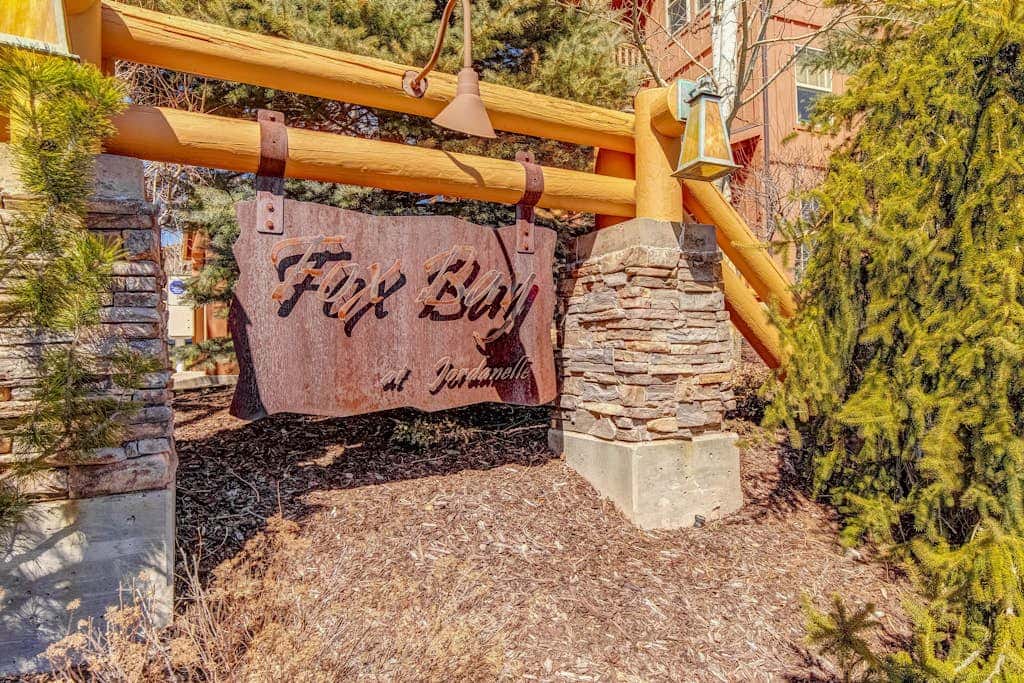 Amazing lake view condo with  fireplace, balcony, shared pool & hot tub