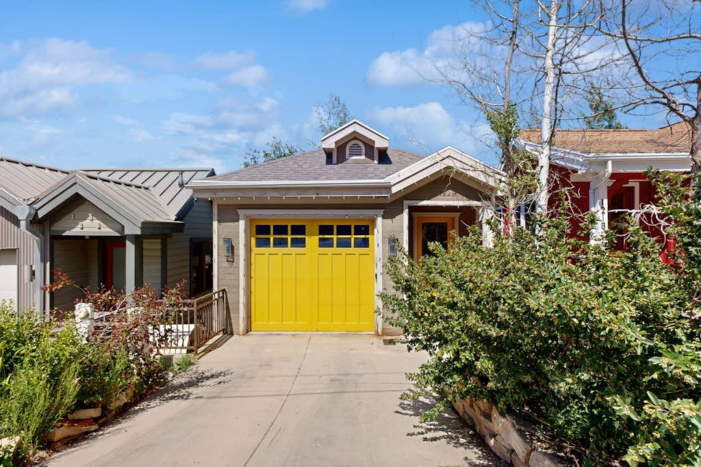 Cozy, family-friendly home with  a private hot tub, gas fireplace, two decks, WiFi