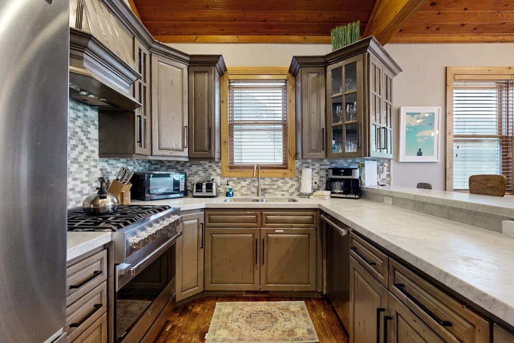 Cozy, family-friendly home with  a private hot tub, gas fireplace, two decks, WiFi