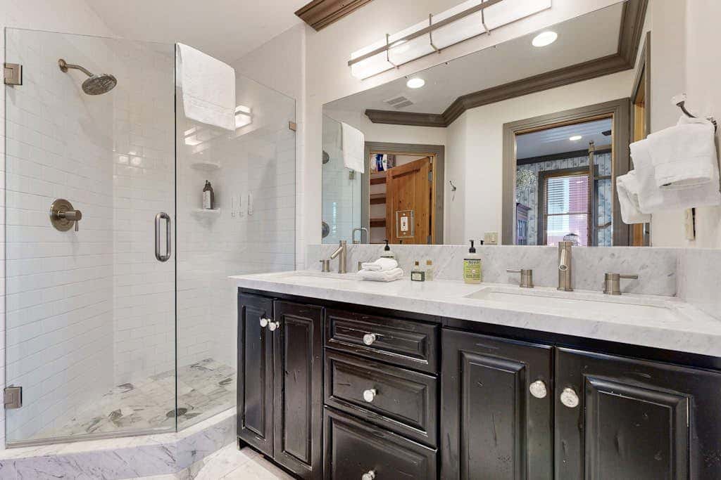 Cozy, family-friendly home with  a private hot tub, gas fireplace, two decks, WiFi