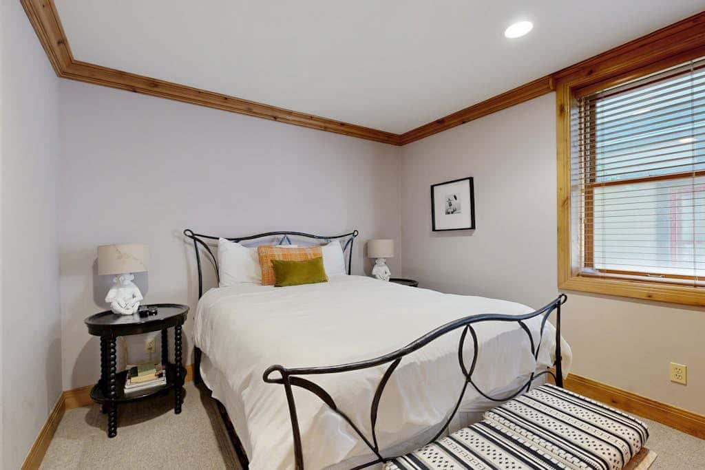 Cozy, family-friendly home with  a private hot tub, gas fireplace, two decks, WiFi