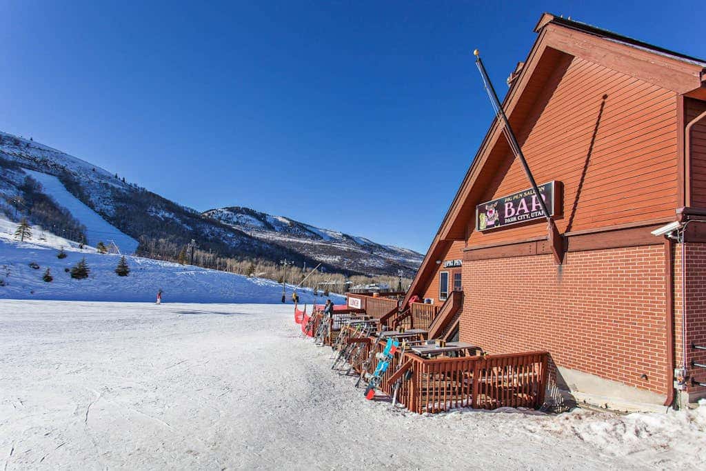 Cozy, family-friendly home with  a private hot tub, gas fireplace, two decks, WiFi