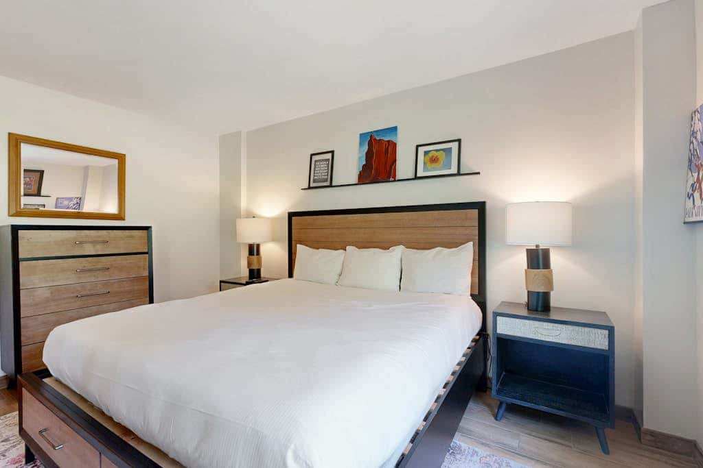Fully Renovated Condowith Patio, Wood Fireplace & Hot Tub