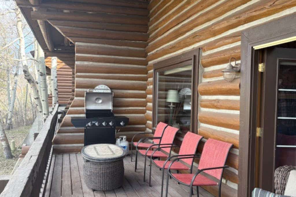 Crescent Cabin in the Woods