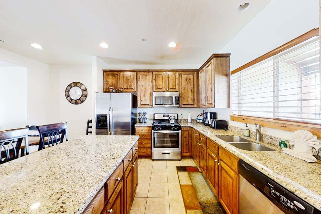 Family-Friendly Home with Private Hot Tub, Shared Pool, WiFi, and Central AC