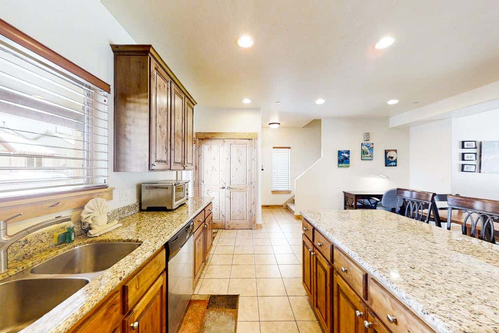Family-Friendly Home with Private Hot Tub, Shared Pool, WiFi, and Central AC