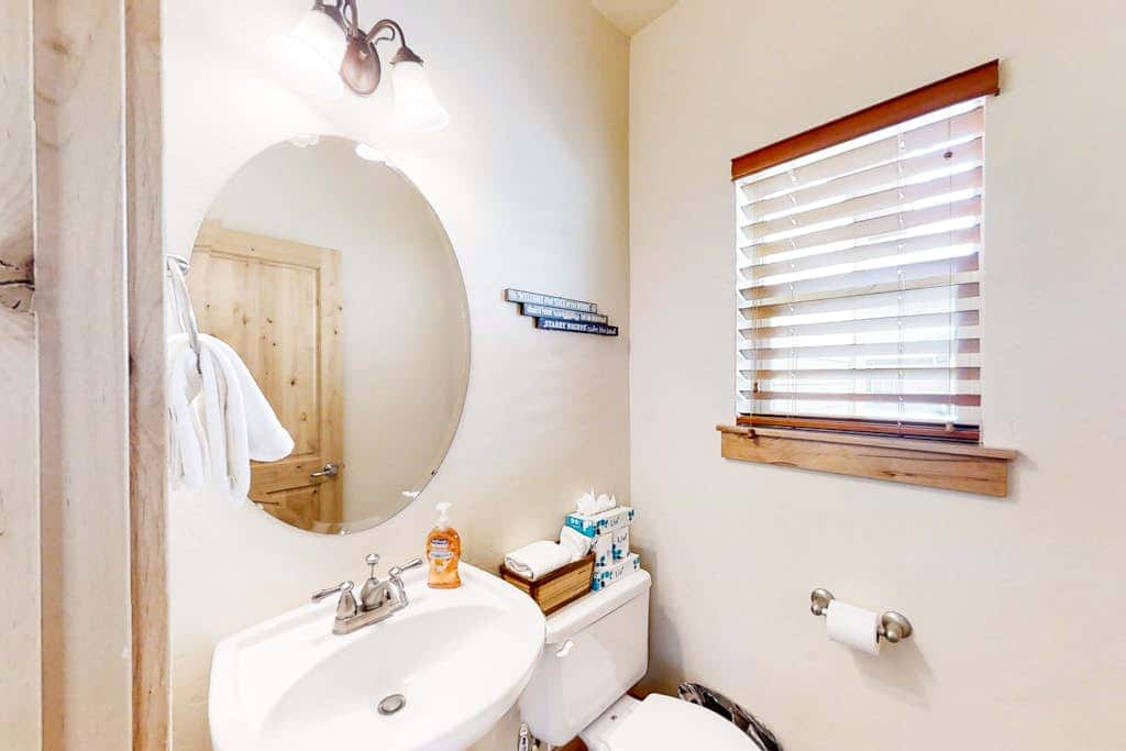 Family-Friendly Home with Private Hot Tub, Shared Pool, WiFi, and Central AC