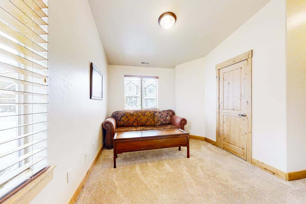 Family-Friendly Home with Private Hot Tub, Shared Pool, WiFi, and Central AC