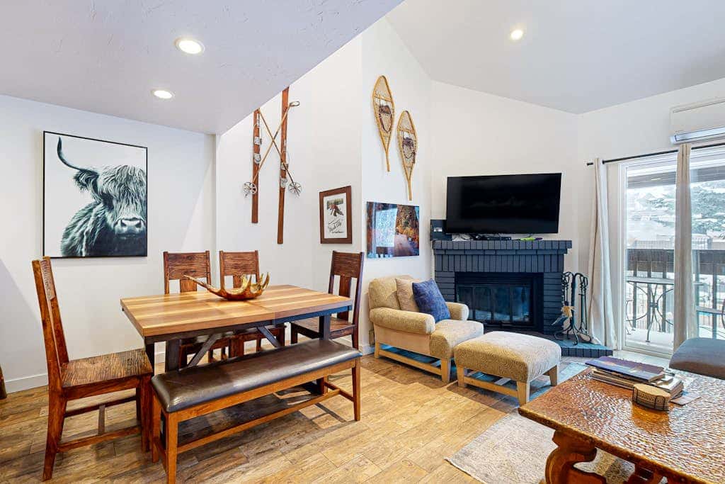 Stunning views, Pool & Hot Tub, gas grill