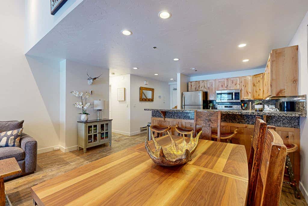 Stunning views, Pool & Hot Tub, gas grill