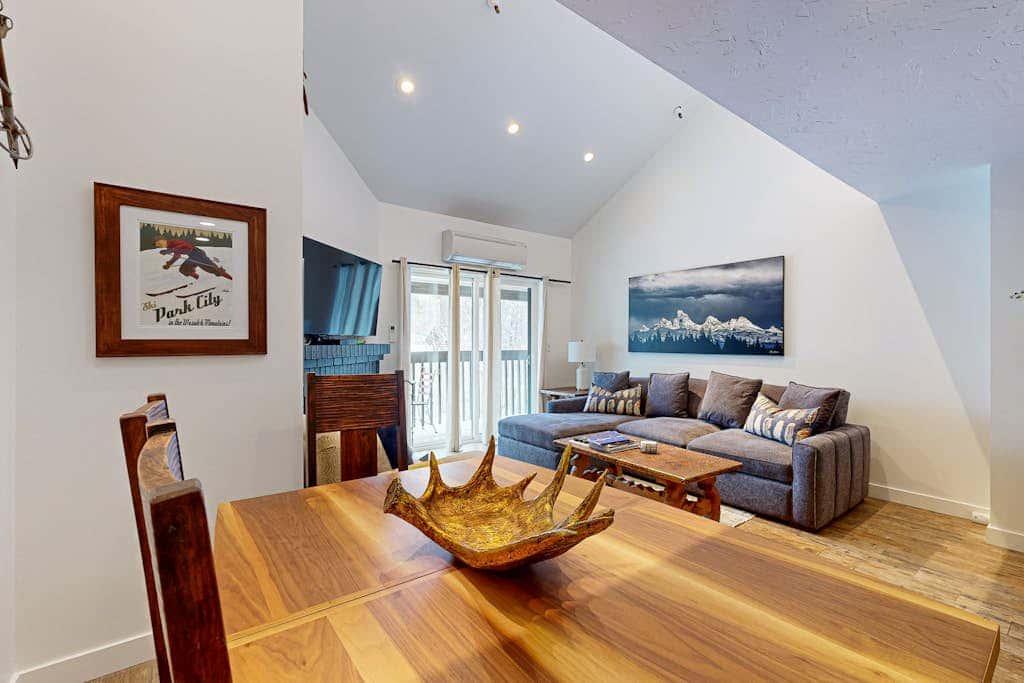 Stunning views, Pool & Hot Tub, gas grill