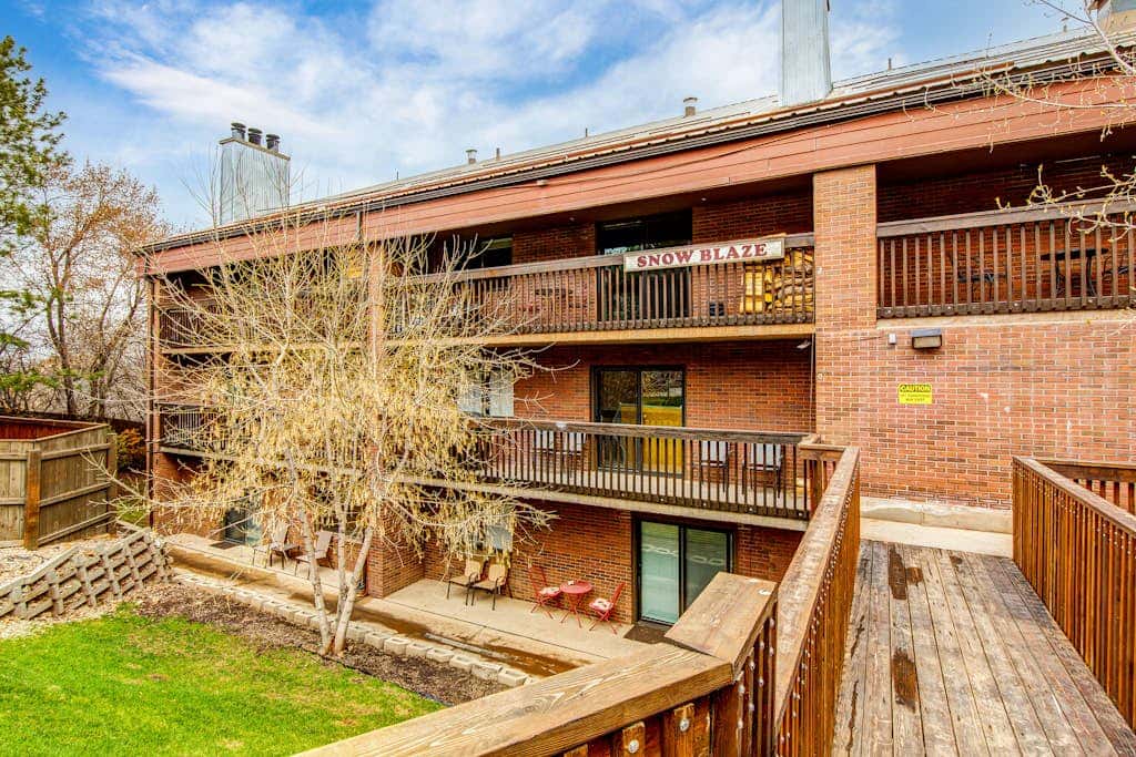 Stunning views, Pool & Hot Tub, gas grill