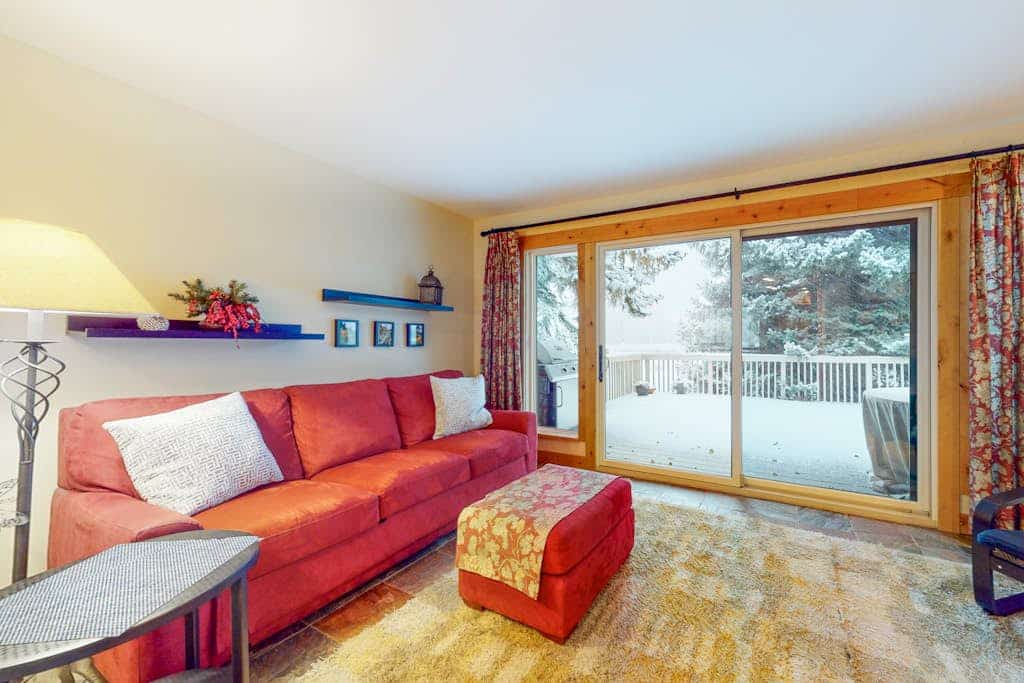 Beautifully Appointed Townhome in Racquet Club Village