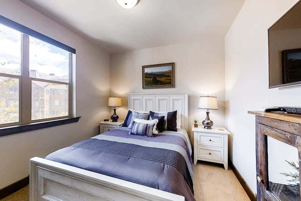 Spacious, new-build stunner near Park City & Deer Valley with private hot tub