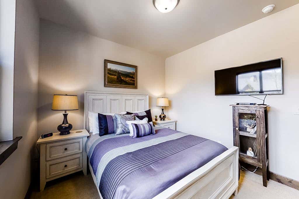 Spacious, new-build stunner near Park City & Deer Valley with private hot tub