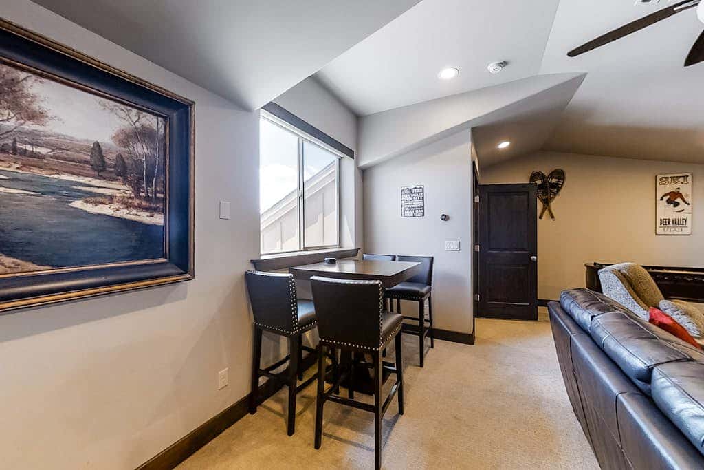 Spacious, new-build stunner near Park City & Deer Valley with private hot tub