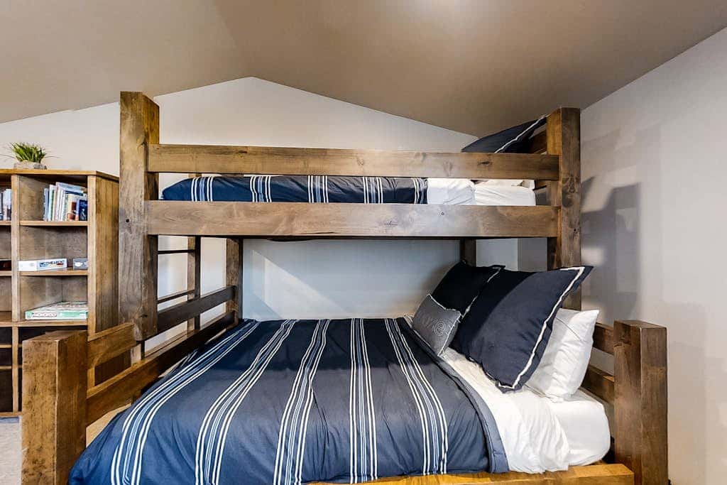 Spacious, new-build stunner near Park City & Deer Valley with private hot tub