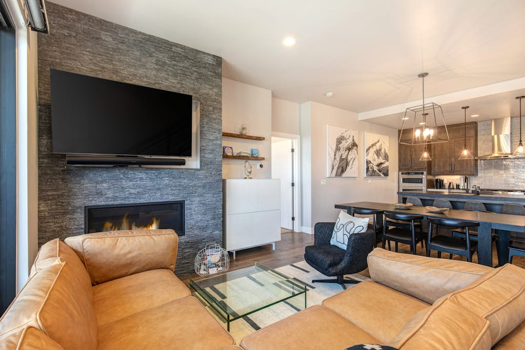 Townhouse in Hideout with hot tub