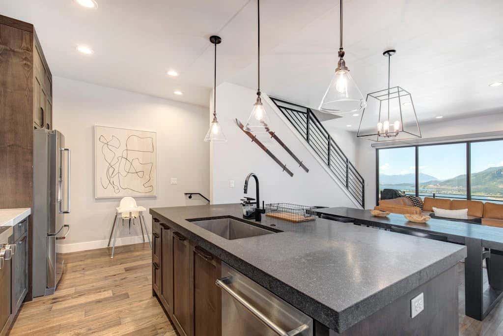 Townhouse in Hideout with hot tub