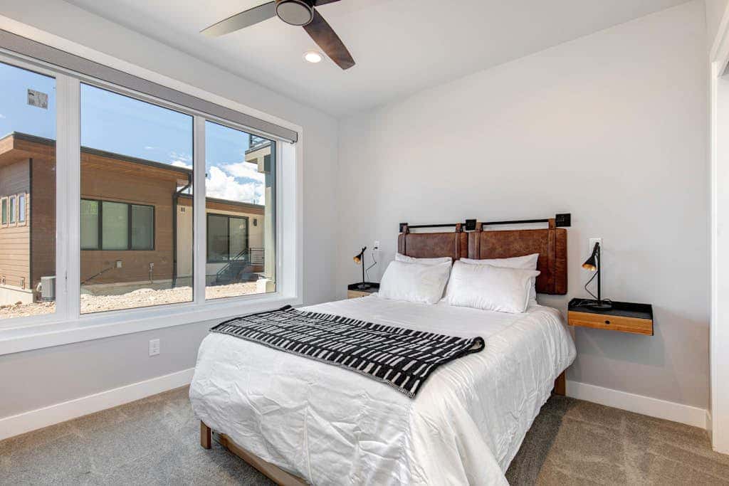 Townhouse in Hideout with hot tub