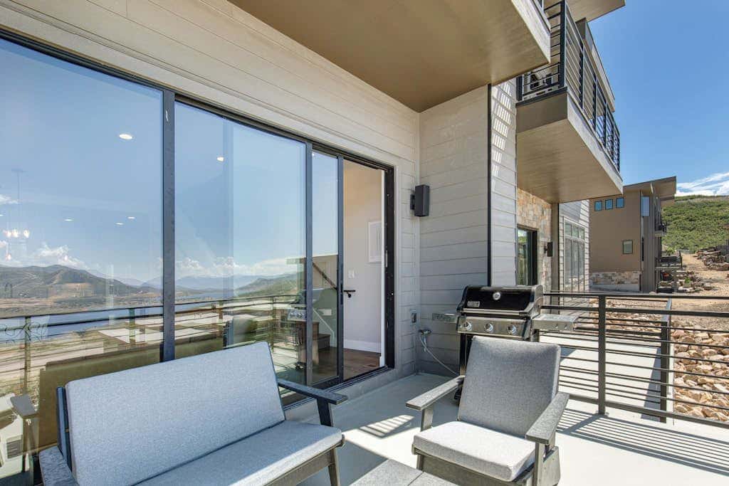 Townhouse in Hideout with hot tub