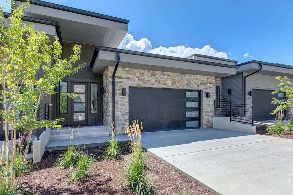 Townhouse in Hideout with hot tub