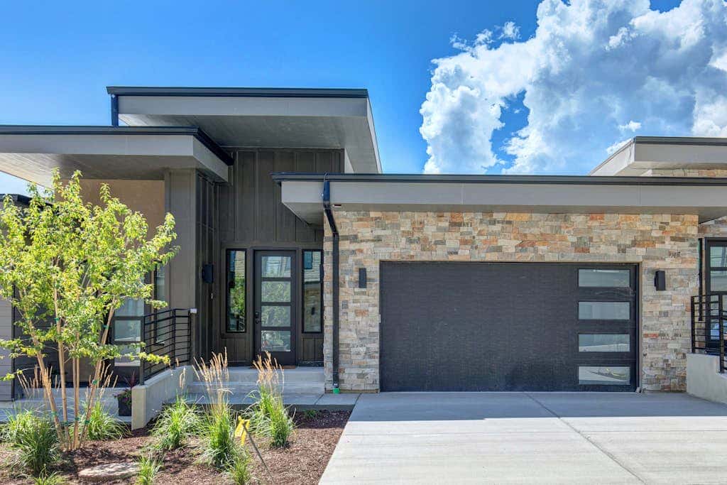 Townhouse in Hideout with hot tub