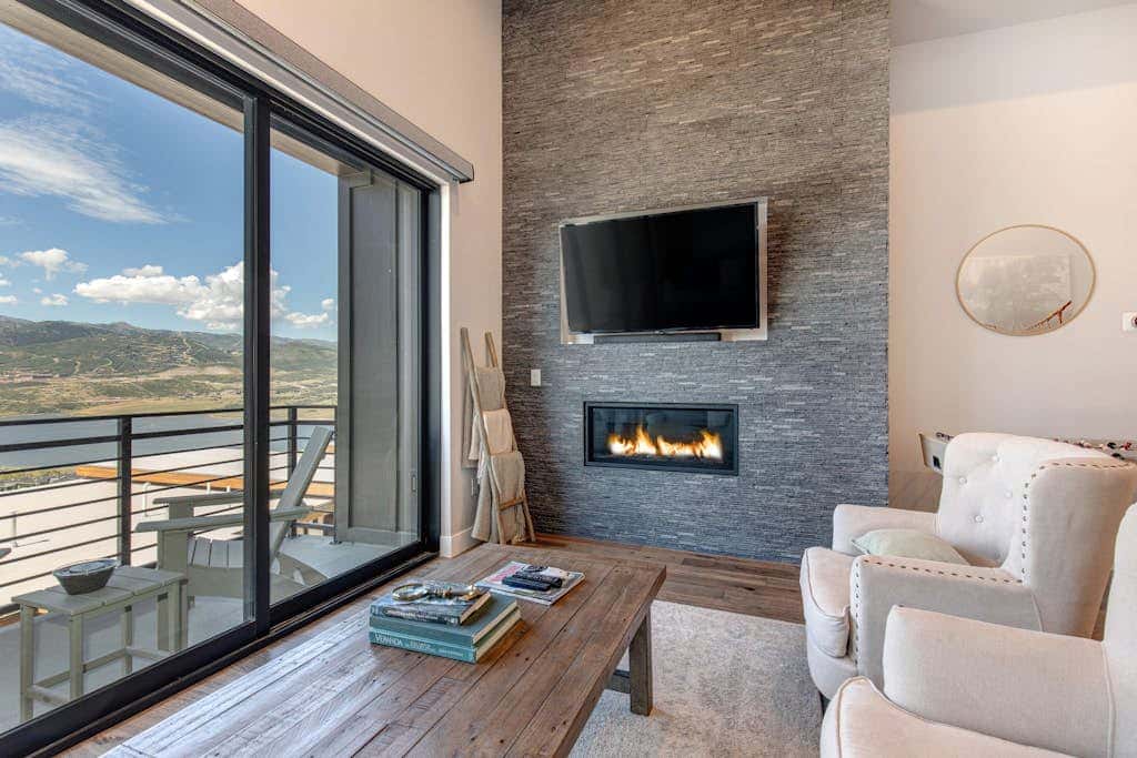 Stunning View, Family Fun and Steps from Deer Valleys New East Village