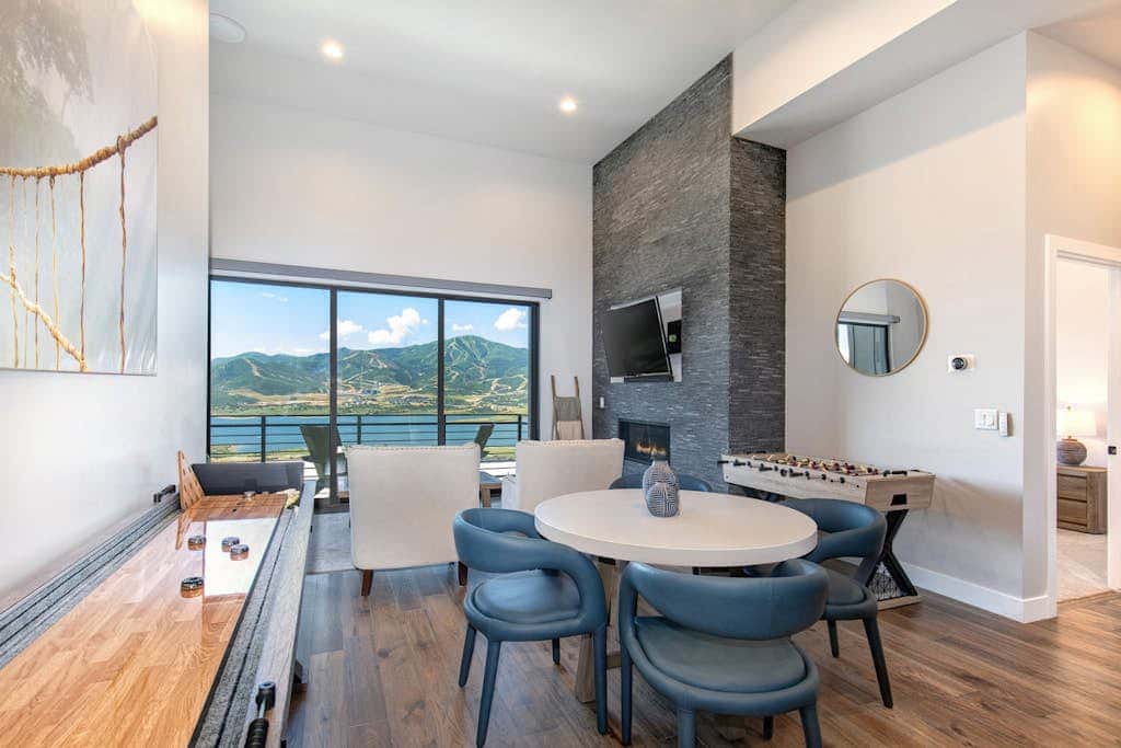 Stunning View, Family Fun and Steps from Deer Valleys New East Village