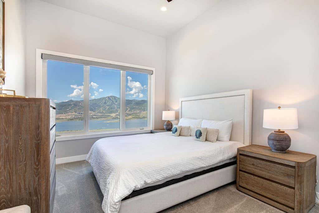 Stunning View, Family Fun and Steps from Deer Valleys New East Village