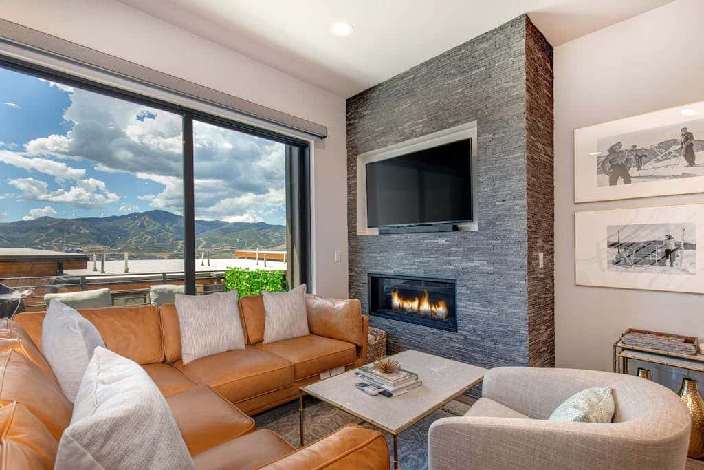 Stunning View, Family Fun and Steps from Deer Valleys New East Village