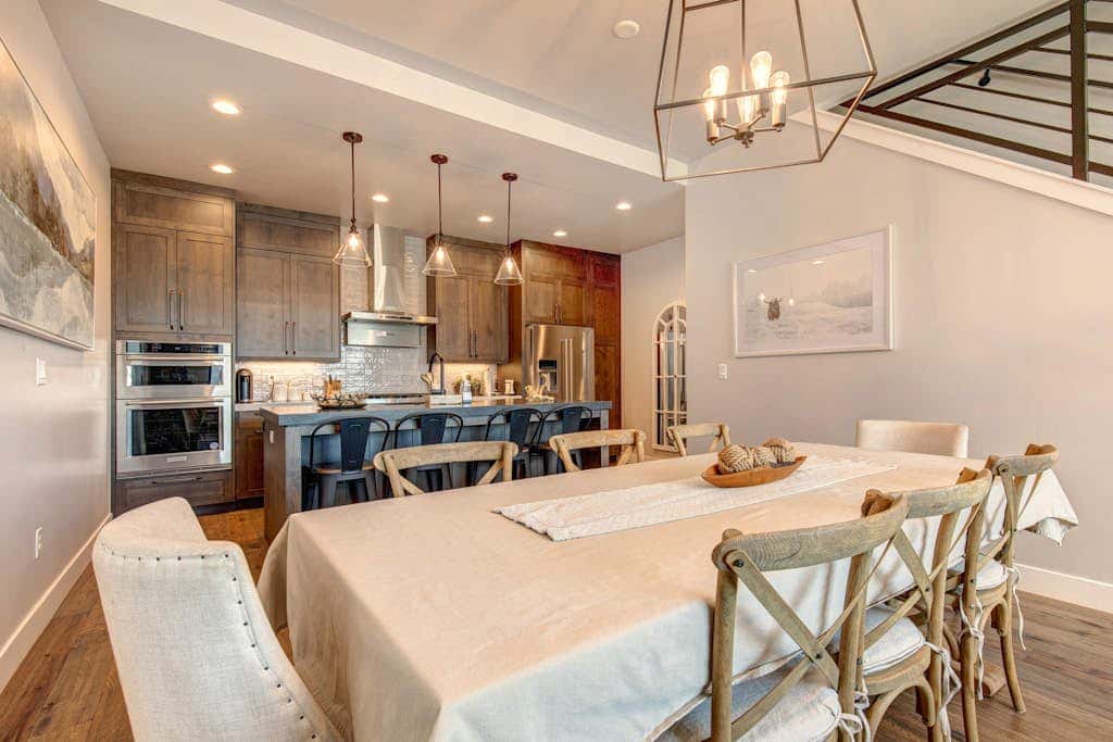 Stunning View, Family Fun and Steps from Deer Valleys New East Village