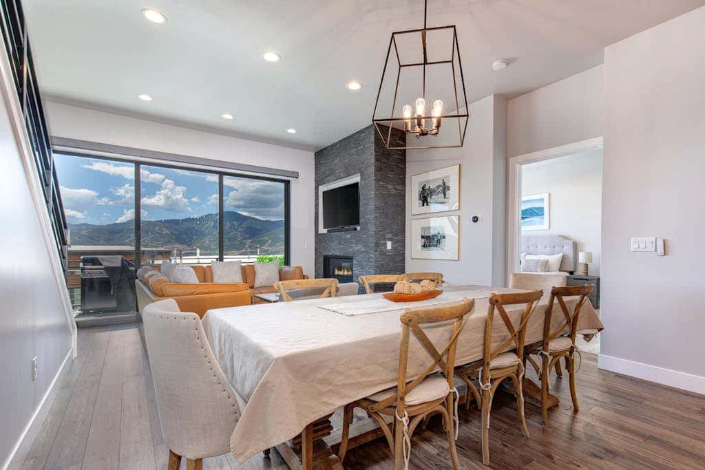 Stunning View, Family Fun and Steps from Deer Valleys New East Village