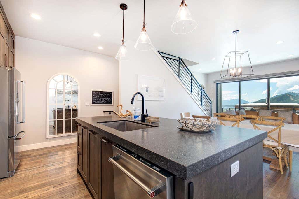 Stunning View, Family Fun and Steps from Deer Valleys New East Village