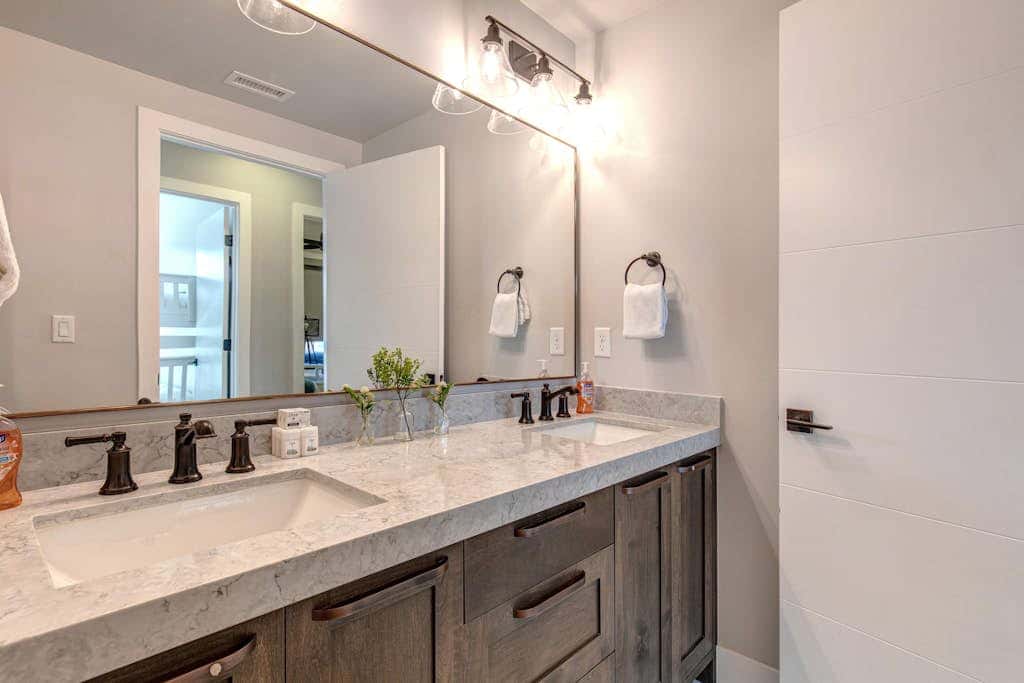 Stunning View, Family Fun and Steps from Deer Valleys New East Village